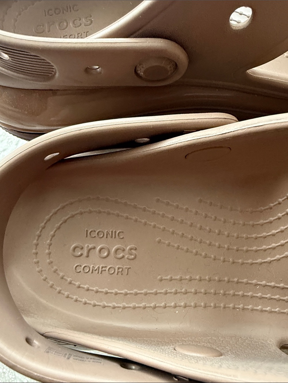 CROCS Woman’s beige size 10 W Sandel - Picture 8 of 12